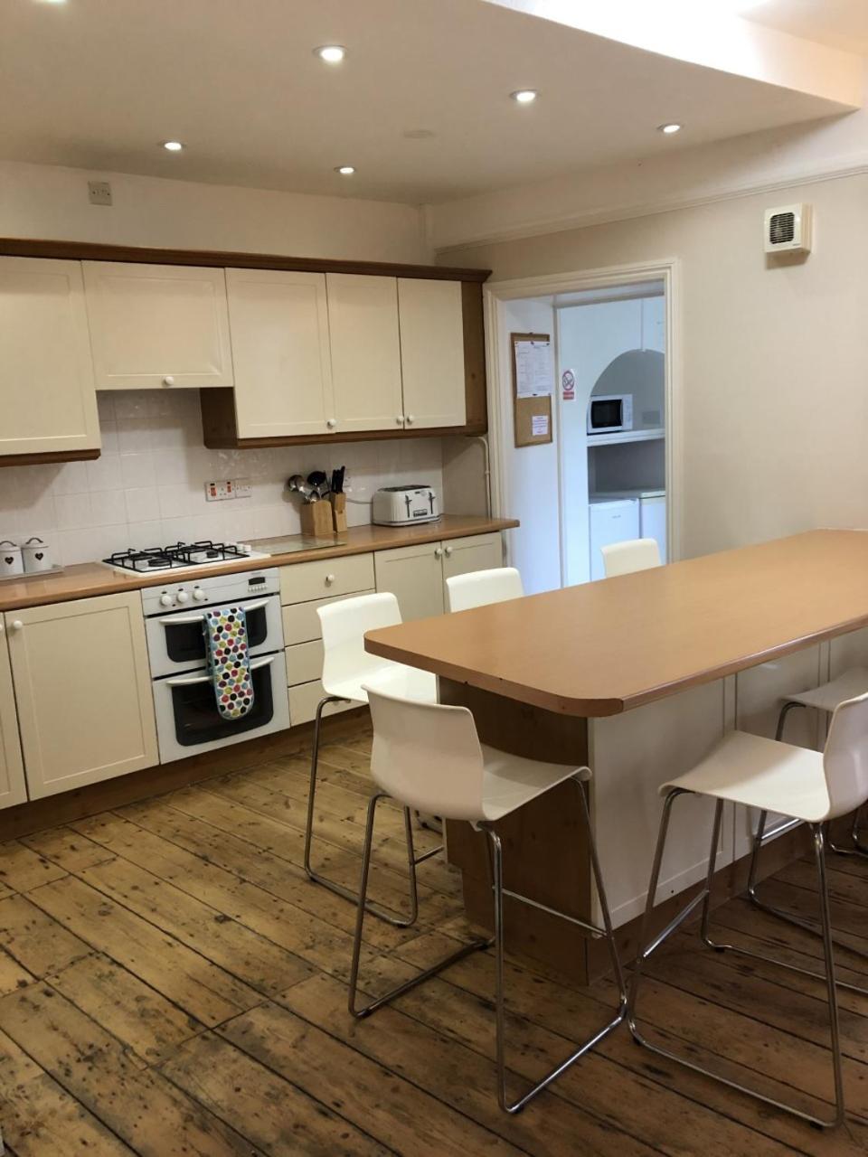 Carnock Apartment Tenby Phòng bức ảnh