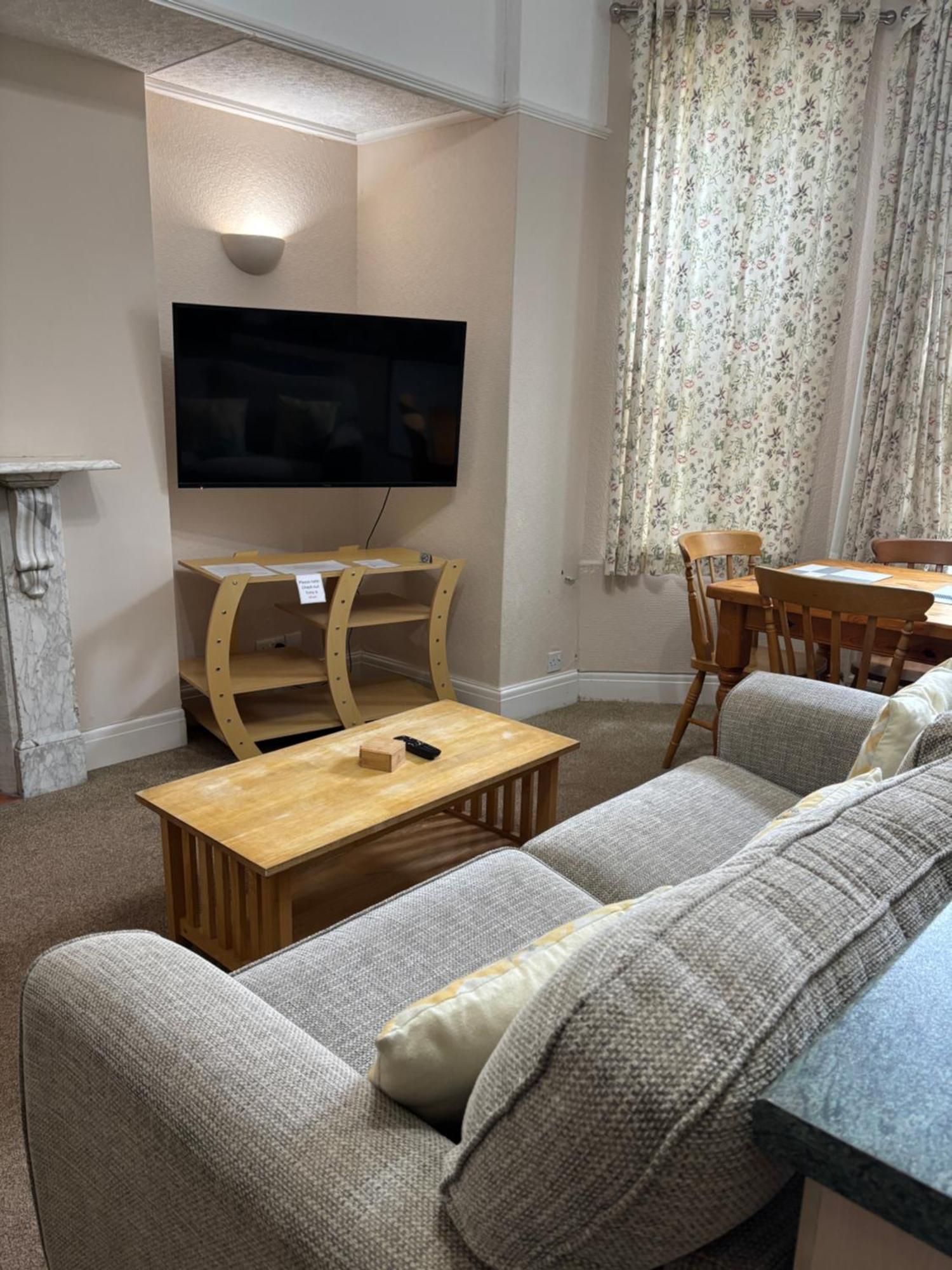 Carnock Apartment Tenby Ngoại thất bức ảnh